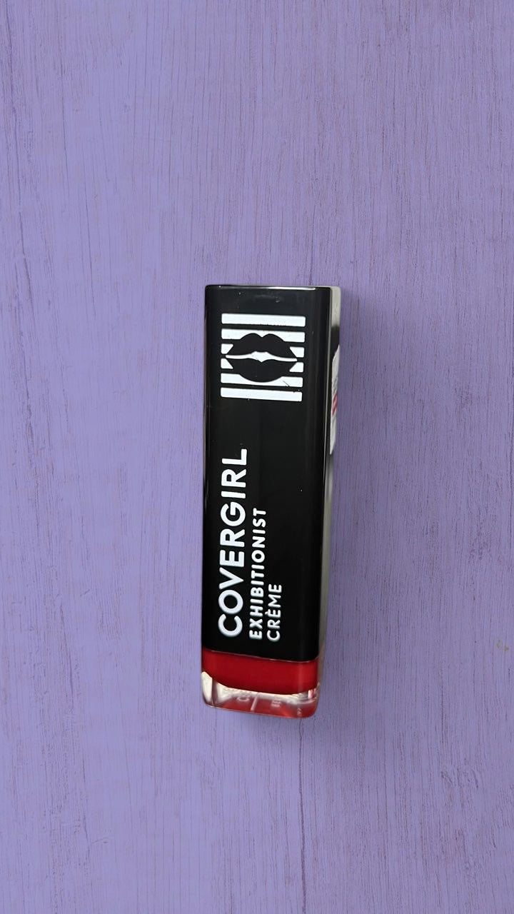 CoverGirl Exhibitionist Creme Labial – Tono 510 Real Red